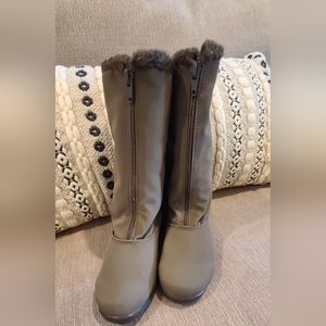 Ladies winter boots